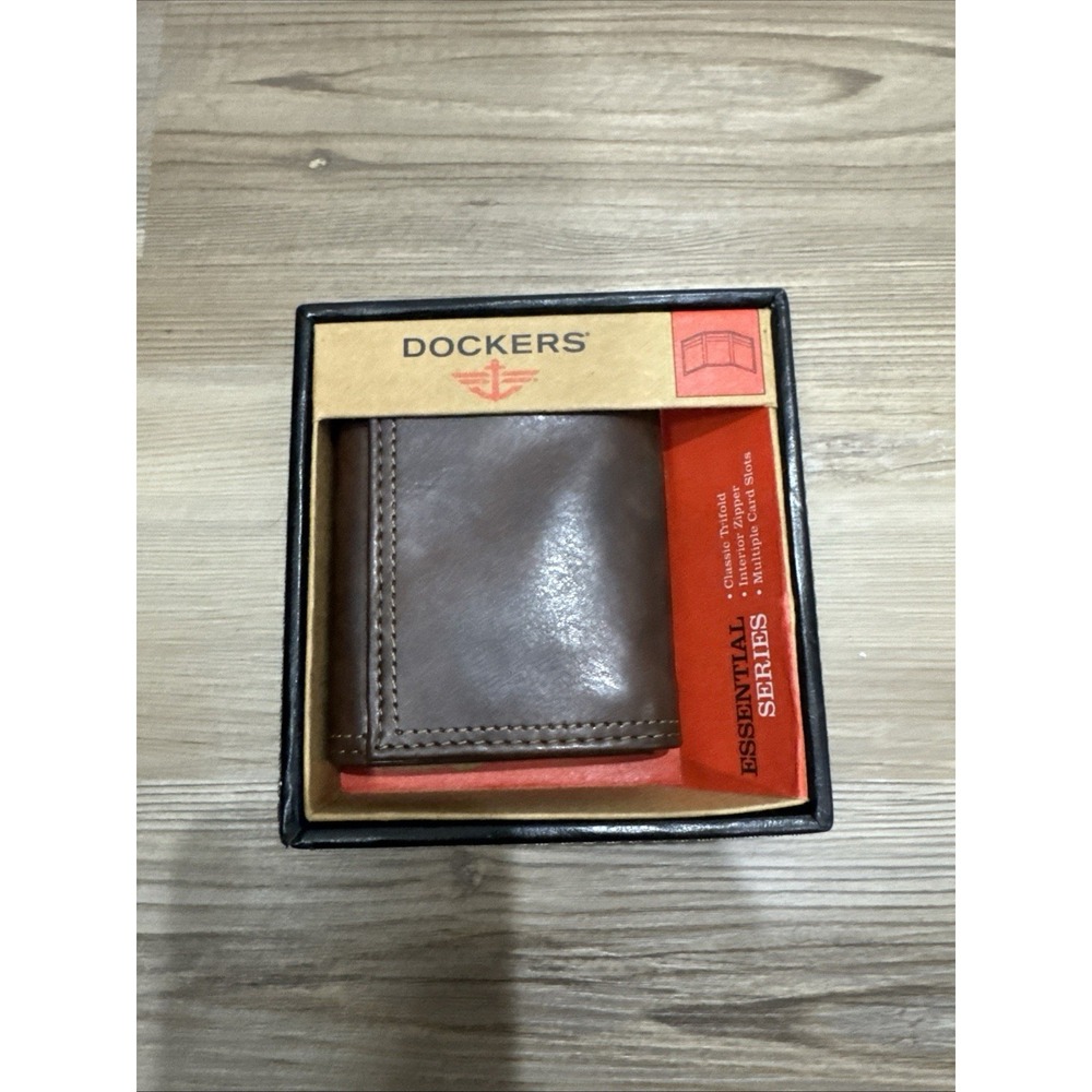Dockers Men's Brown Genuine Leather Trifold Wallet ID Window Zipper NWT Gift Box